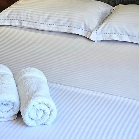 Blue Studio, Modern & Beachfront - By Beta Premium 아파트 골렘