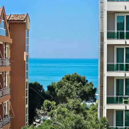 Blue Studio, Modern & Beachfront - By Beta Premium *