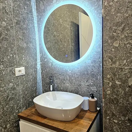 Blue Studio, Modern & Beachfront - By Beta Premium * Golem (Tirana)