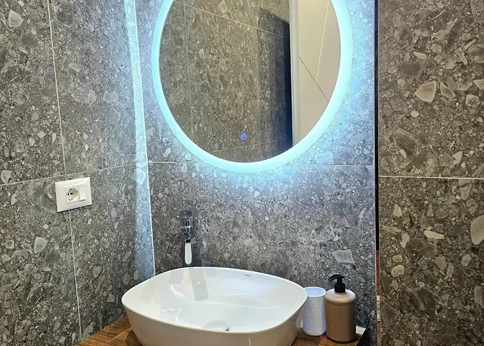 Blue Studio, Modern & Beachfront - By Beta Premium * Golem (Tirana)