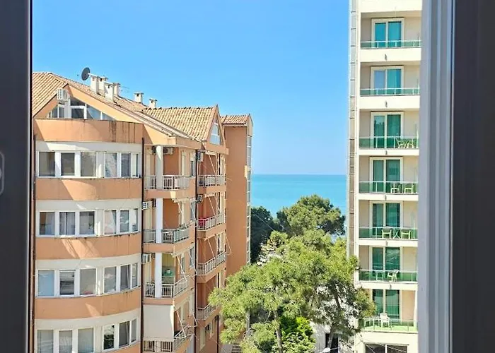 Blue Studio, Modern & Beachfront - By Beta Premium Appartement Golem (Tirana)