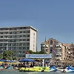 Blue Studio, Modern & Beachfront - By Beta Premium *