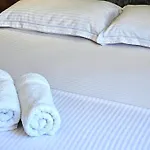 Blue Studio, Modern & Beachfront - By Beta Premium Appartamento Golem (Tirana)