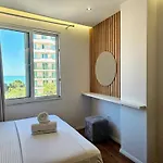 Daire Blue Studio, Modern & Beachfront - By Beta Premium