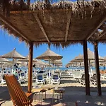 Blue Studio, Modern & Beachfront - By Beta Premium Appartamento Golem (Tirana)