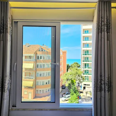 Blue Studio, Modern & Beachfront - By Beta Premium