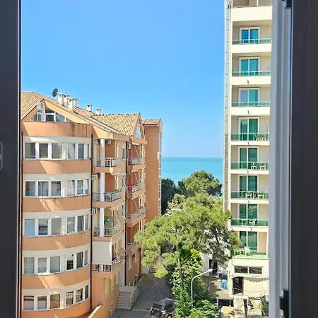 Blue Studio, Modern & Beachfront - By Beta Premium Apartment Golem (Tirana)