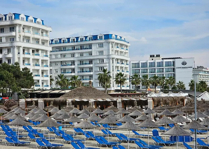 Blue Studio, Modern & Beachfront - By Beta Premium Apartman