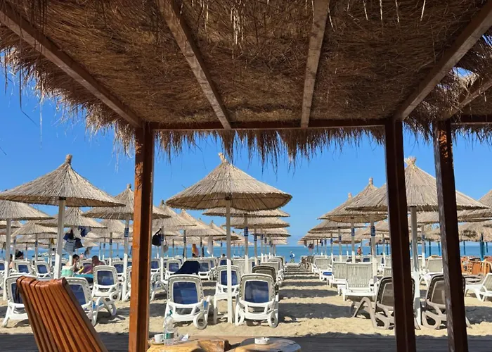 Blue Studio, Modern & Beachfront - By Beta Premium Apartman Golem